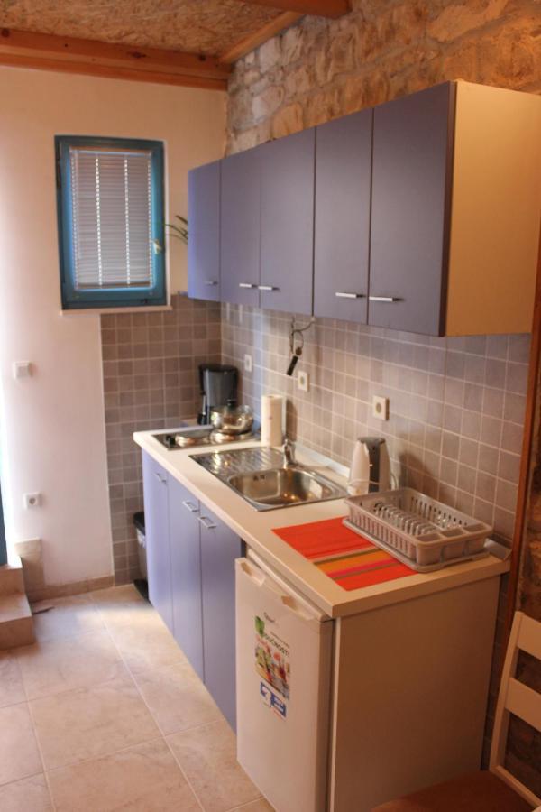 Lira - Studio Apartment Trogir Exterior foto